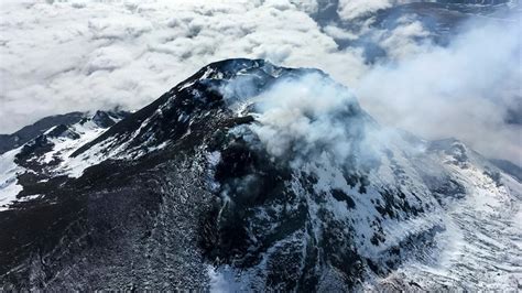 Two volcanoes just erupted in Kamchatka. Check out how stunning they ...