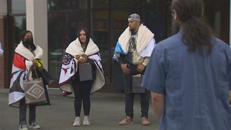 Students honored for tribal land acknowledgment at Puyallup High School graduation | king5.com