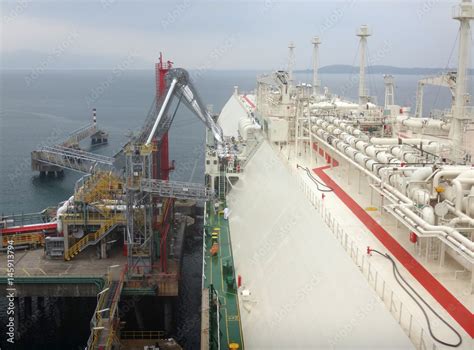 LNG loading arms for load/discharge LNG cargo of liquefied natural gas ...