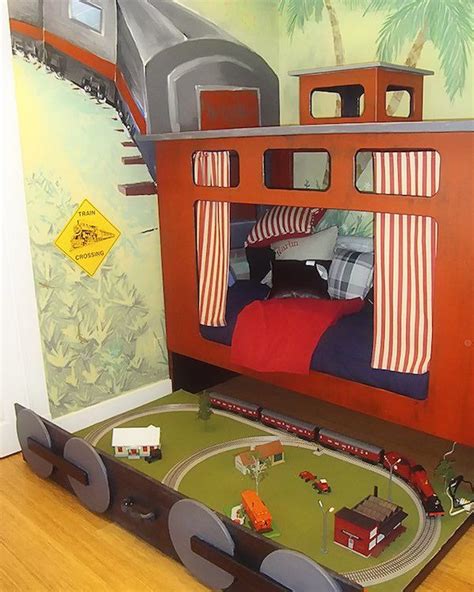 Habitaciones infantiles Boys Train Bedroom, Train Room, Kids Bedroom ...