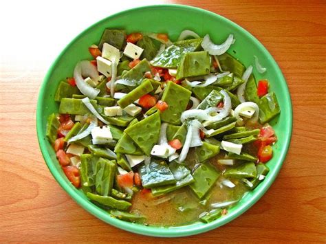 Nopal (cactus) salad Cactus Salad, Prickly Pear, Mexican Food Recipes, Green Beans, Spinach ...