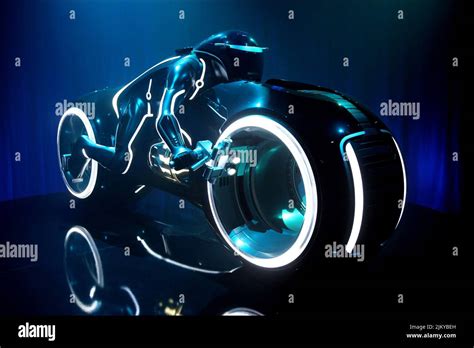 LIGHT CYCLE, TRON: LEGACY, 2010 Stock Photo - Alamy