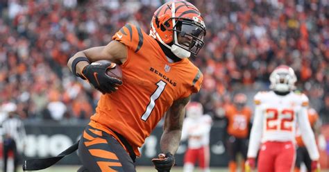 How Bengals' Ja'Marr Chase spent first $1 million of NFL paycheck, including a Maserati for mom ...