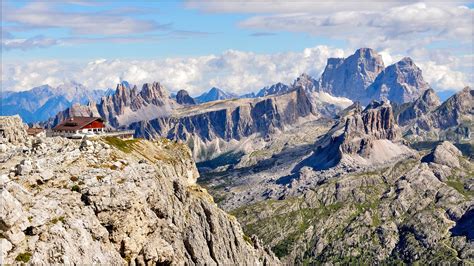 Rifugio Lagazuoi m. 2.752 e vista sulle Dolomiti Bellunesi | da Luigi ...