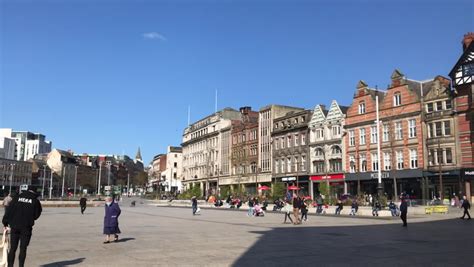 Large queues build at Nottingham Primark as shops reopen - Nottinghamshire Live