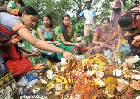 Naga Panchami : The sacred traditional worship of snakes in India – The ...