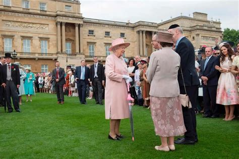 buckingham palace garden party may 2017 | Buckingham palace garden party, Buckingham palace ...