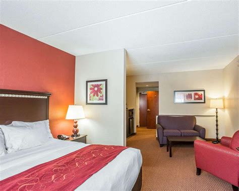 Comfort Suites Hotel (Manchester (TN)) - Deals, Photos & Reviews