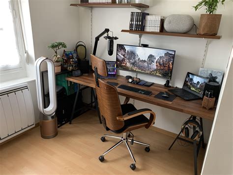 My desk setup (2022) : r/battlestations