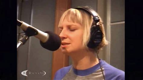 Sia - Breathe Me (Live at KCRW 2007) - YouTube