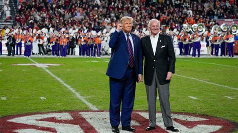 Trump goes to Clemson-South Carolina football game as Nikki Haley stays ...