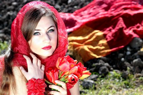 Free picture: pretty girl, red scarf, portrait