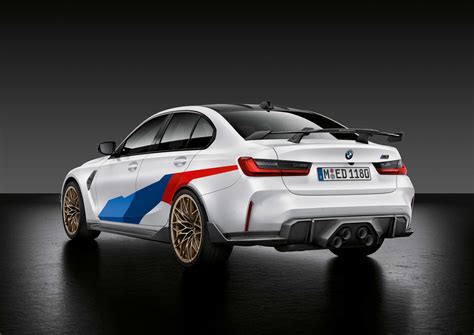 The new BMW M3 Competition Sedan, M Performance Rear diffusor in carbon fiber (09/2020).