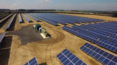 METKA ENG - South Creake Solar Farm - construction video diary by DroneVista - YouTube