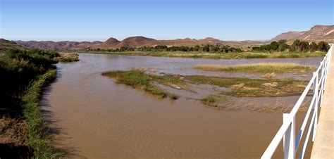 File:Orange River, South Africa.jpg - Wikimedia Commons