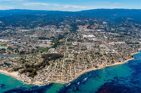 Santa Cruz, USA – Sea Walls