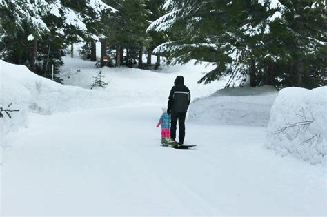 Mount Hood Trip: This Time With Snow – Mom Life in the PNW