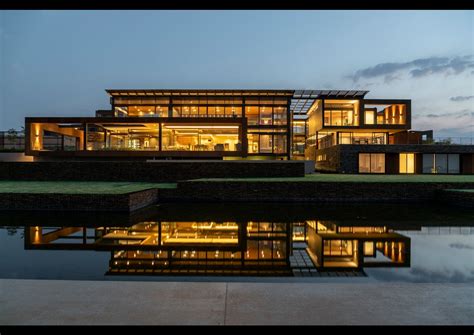 House in Waterfall Estate - Nico van der Meulen Architects