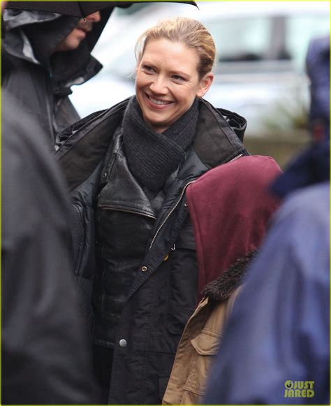 Joshua Jackson: Rainy 'Fringe' Set: Photo 2761109 | Anna Torv, Joshua ...