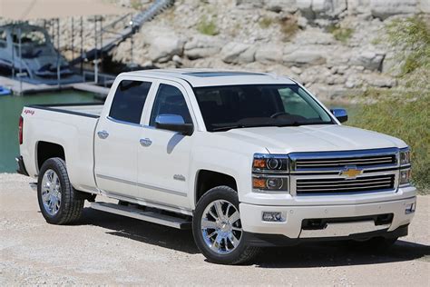 2015 Ford F-150 vs. 2015 Chevrolet Silverado: Which Is Better? - Autotrader