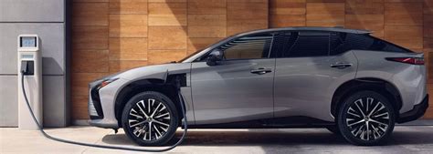 Lexus Hybrid vs. Plug-In Hybrid Vehicles | Lexus of Greenwood Village