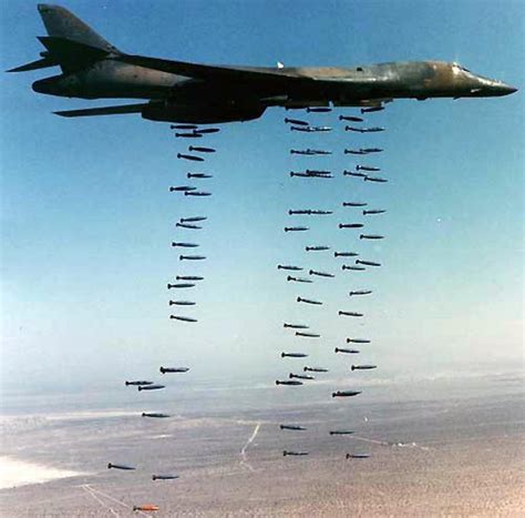 B1 B lancer carpet bombing [920 × 908] : WarplanePorn