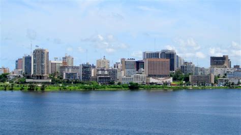 Présidentielle: les Français d'Abidjan, de Dakar et de Libreville ...