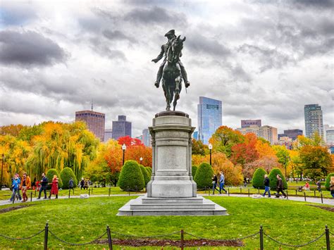 14 Places in Boston to See Fall Foliage for Gorgeous Fall Colors