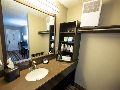 The Lodge – Hotel Rooms and Suites – Rayburn Resort