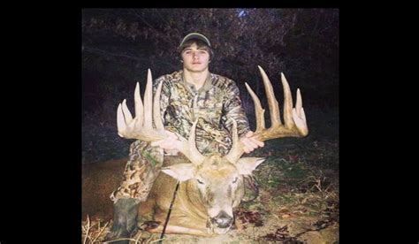 This Giant Iowa Buck is All About that Mass | OutdoorHub