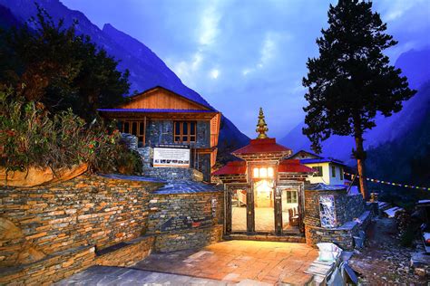 10 Beautiful Hotels in the Nepal Himalayas | HoneyGuide