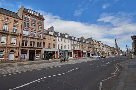 George Street in Edinburgh - The Central Shopping Street of Edinburgh New Town