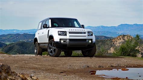 2023 Land Rover Defender Review: The no-compromise off-roader - Autoblog