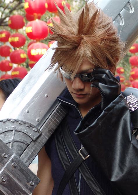 Nice Cosplay Costumes: Cloud Final Fantasy Cosplay Outfits