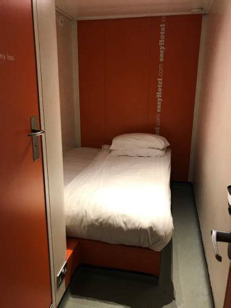 easyHotel London South Kensington $63 ($̶7̶7̶) - UPDATED 2018 Prices & Lodge Reviews - England ...