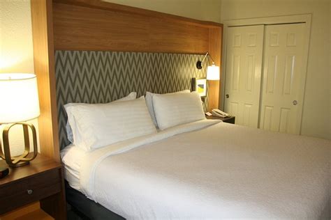 Holiday Inn Cape Cod - Hyannis, an IHG hotel Rooms: Pictures & Reviews ...