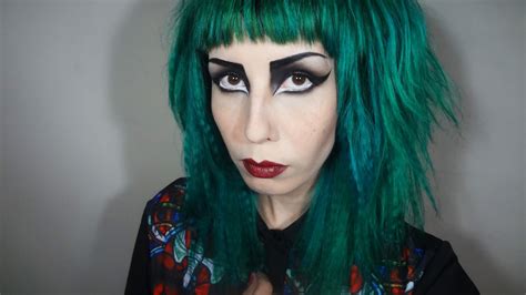 FISHTANK: Siouxsie Sioux Makeup Tutorial