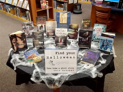 halloween book display review - LinsiAmitoj