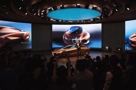 BMW introduces “Iconic Impulses. The BMW Group Future Experience”