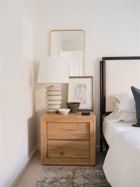 13 Chic Pieces of Nightstand Décor for Design Lovers