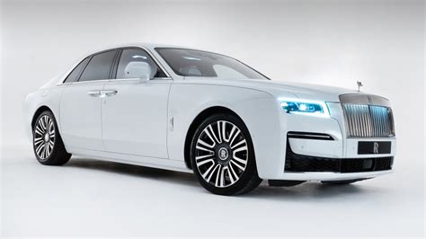 2021 Rolls-Royce Ghost revealed with Rolls-developed chassis - Autoblog