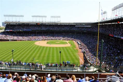 Wrigley View Rooftop - Chicago's Wrigley Rooftops - RooftopsOfWrigley.com