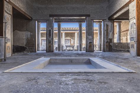 Ancient Pompeii Villa Filled With Beautifully Raunchy Art Goes On Show | IFLScience