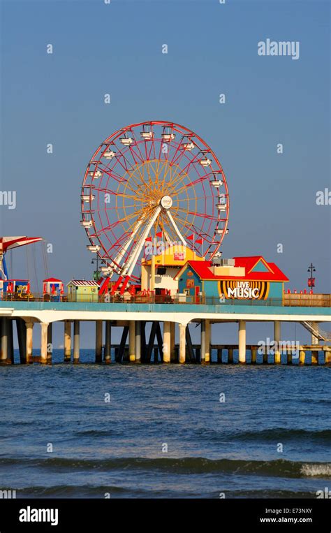 Galveston Island Historic Pleasure Pier, Galveston, Texas, USA Stock Photo - Alamy