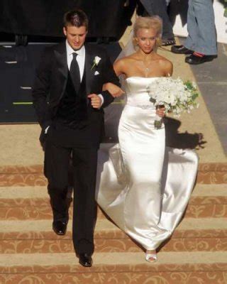 jessica alba wedding dress |aweddingpicture.blogspot.com