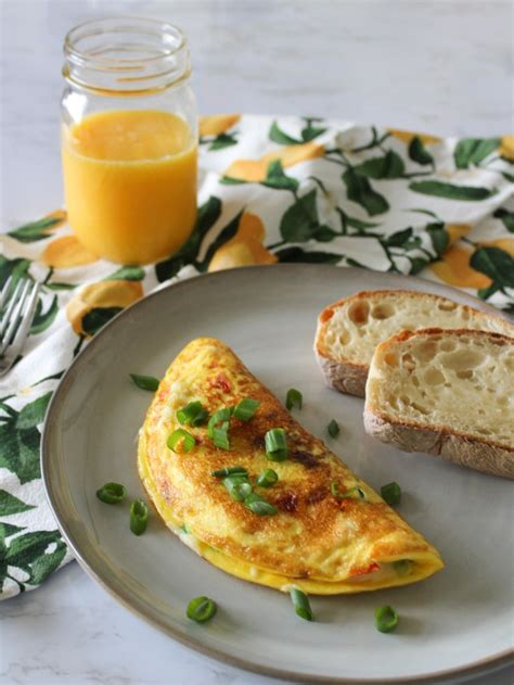 Veggie Omelet Recipe • The Candid Cooks