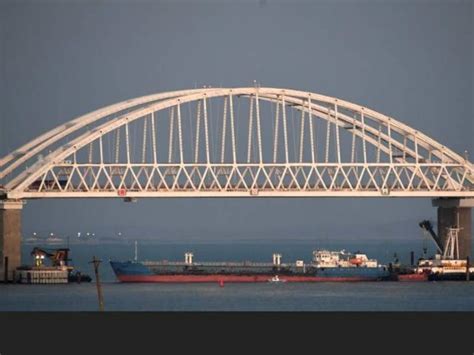 Ukraine Accuses Russia of Blocking over 100 Ships from Kerch Strait