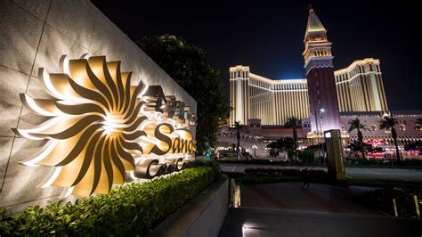 Las Vegas Sands mulling $6 billion sale of Vegas casinos