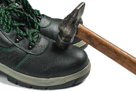 ASTM F2413-18: Performance Requirements for Protective (Safety) Toe Cap Footwear - Workplace ...