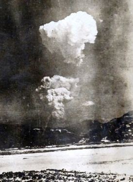 A photo showing the mushroom cloud from the atomic bombing of Hiroshima ...